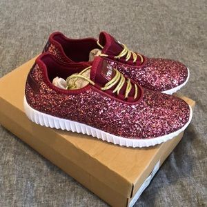 Maroon glitter tennis shoes